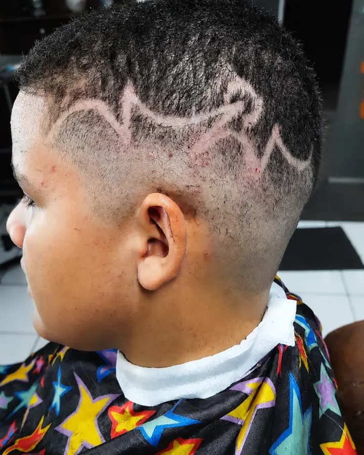 Desenho personalizado realizado na Leandro Barbearia